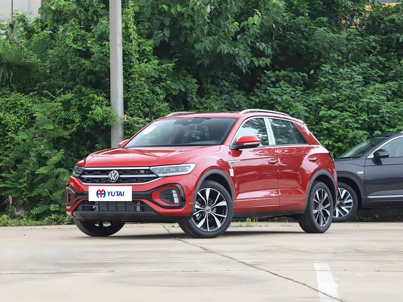 2025 Volkswagen T-ROC exterior