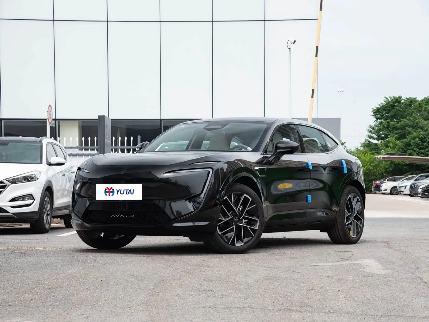 2025 AVATR 11 exterior